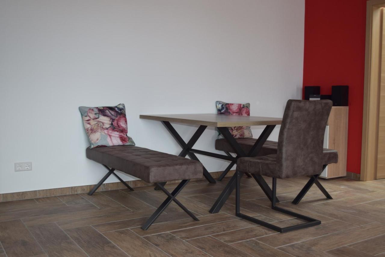 Hunsruecker-Fewo - Die Erlebnishuette - 2 Ferienwohnungen Im Hunsrueck In Unzenberg Gobenhausen Oda fotoğraf